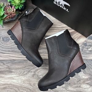 NIB Sorel Joan Uptown Chelsea Wedge Ankle Booties Waterproof Blackened Brown